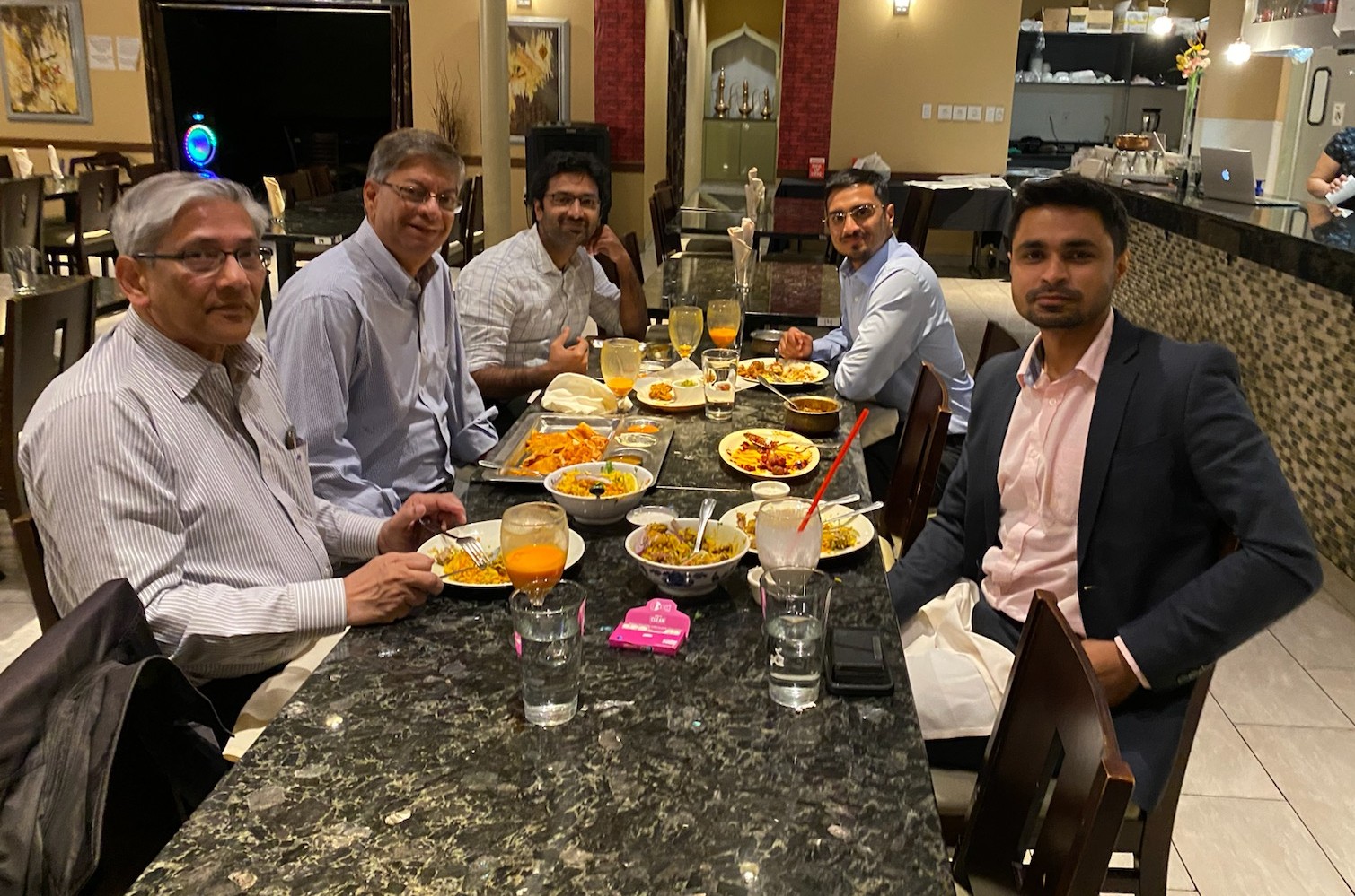 CRIS Lab and Prof. Gani enjoy a hearty meal after the 2022 Annual AIChE Meeting, at Phoenix, AZ